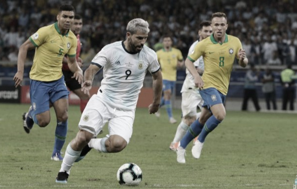 Brasil derrotó a Argentina en el clásico que definió al primer finalista de la Copa América