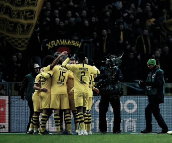 Com um a menos no segundo tempo, Dortmund segura Hertha e vence em Berlim