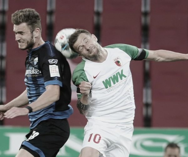Augsburg e Paderborn alternam bons momentos e empatam na parte inferior da Bundesliga