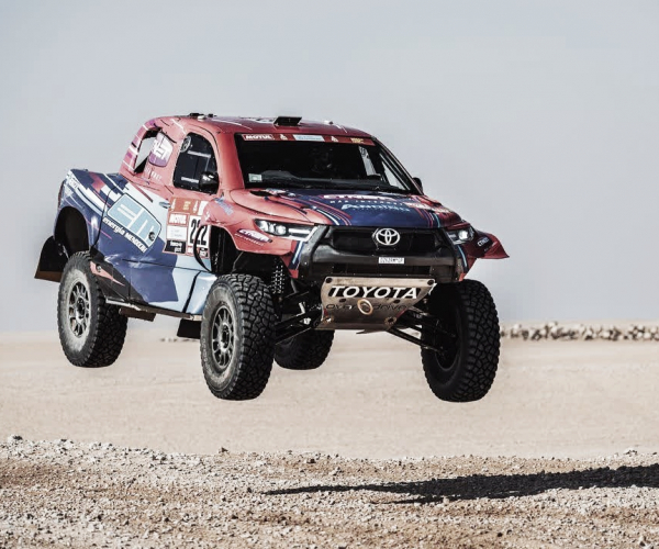 Lucio vuela y se afianza en el podio del Dakar