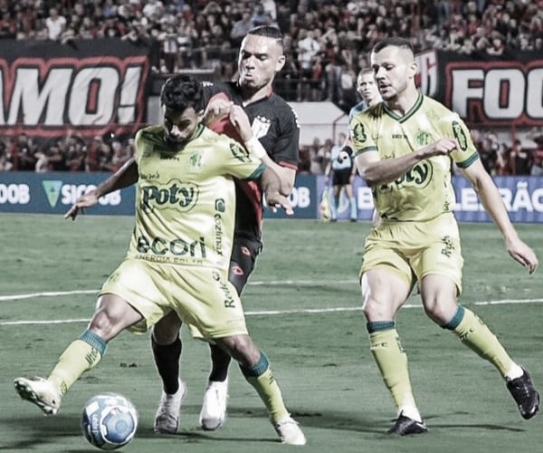 Atlético-GO marca no fim e evita derrota para o Mirassol