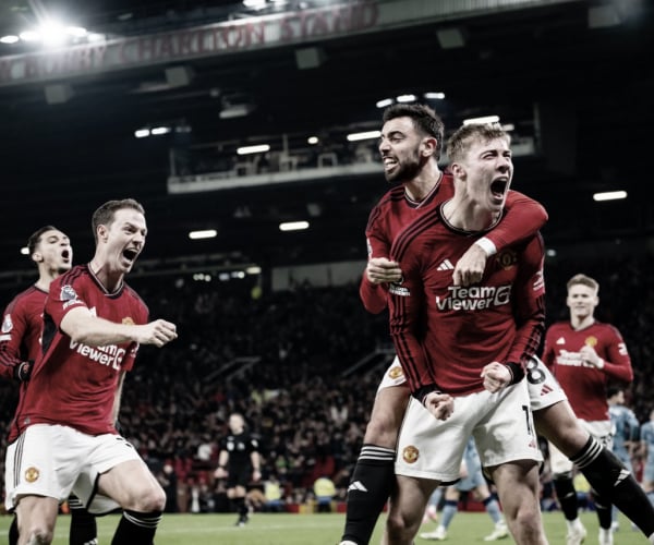 Manchester United reage e vence de virada contra o Aston Villa