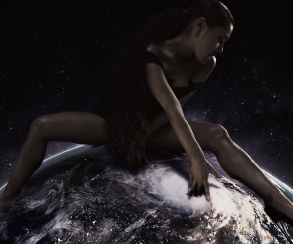 Ariana Grande estrena 'God is a woman' a un mes del nuevo disco