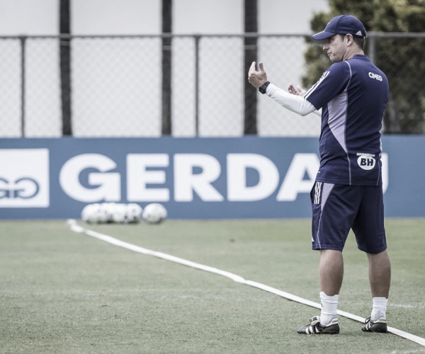 Técnico interino do Cruzeiro cita união e acredita que time merecia estar em um lugar melhor