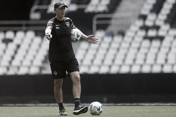 Botafogo visita Internacional em busca da vaga direta para a Libertadores