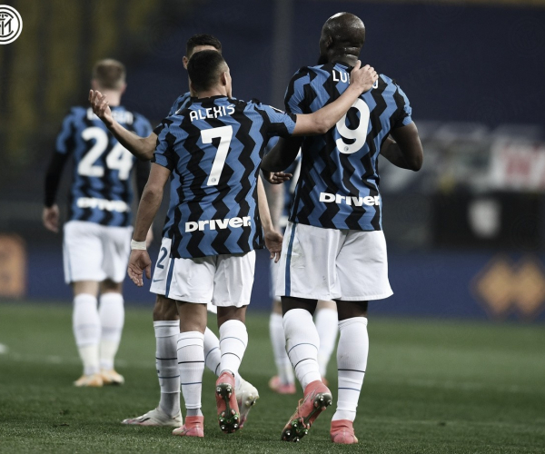 Alexis Sánchez marca dois, e Internazionale vence Parma para aumentar vantagem na
liderança