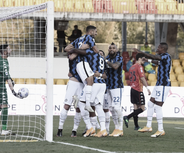 Em avassalador primeiro tempo, Internazionale goleia Benevento com dois de Lukaku