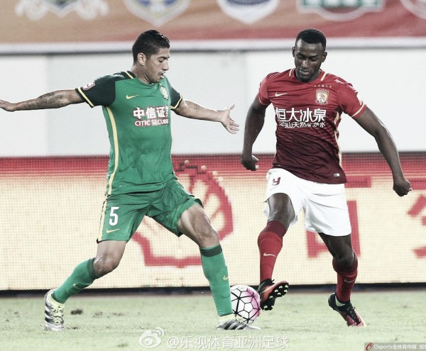 Jackson Martínez volta depois de quase quatro meses, mas Guangzhou Evergrande apenas empata em casa