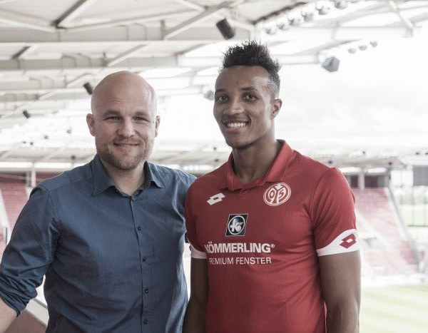 Jean-Philippe Gbamin assina por cinco temporadas com o Mainz 05