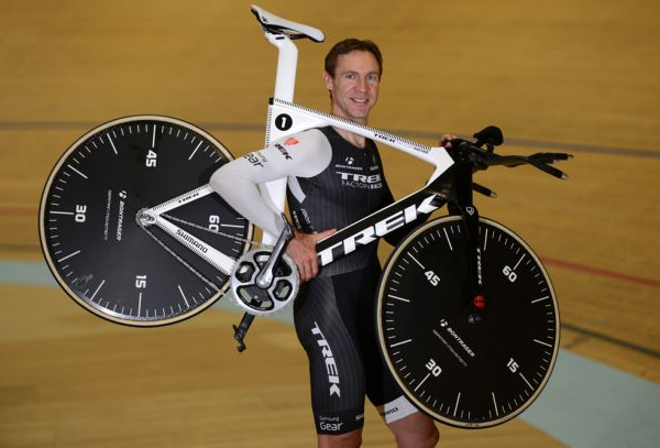 Voigt smashes Hour Record