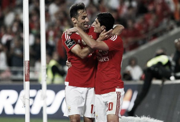 Dupla Guedes-Jonas faz a diferença: Benfica de regresso às vitórias