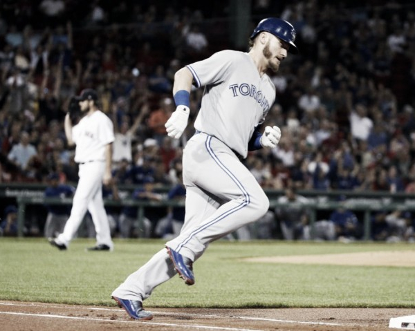 Donaldson, Hernández lead offensive outburst as Blue Jays top Red Sox