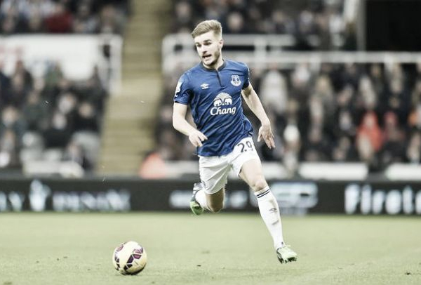 Everton left-back Garbutt departs on loan