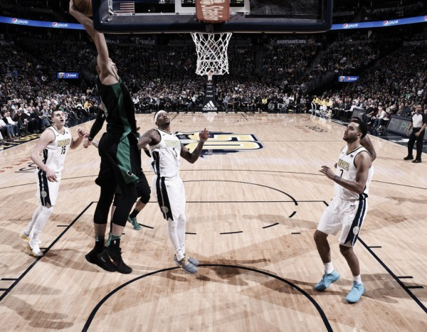 NBA, Celtics all'ultimo respiro a Denver. Bene gli Heat a Dallas