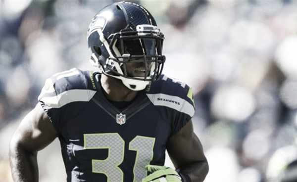 Kam Chancellor extends stay in Seattle