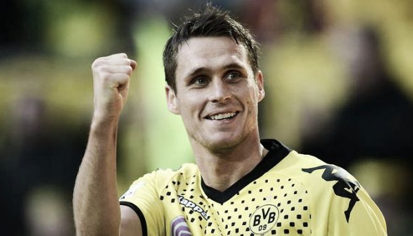 Capitão Kehl minimiza importância dos desfalques e comemora vitória do Dortmund sobre o Bayern