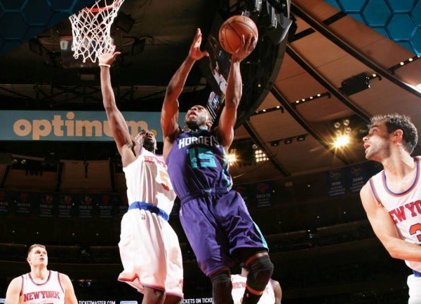 Continua l'incubo dei Knicks, gli Hornets passano al MSG