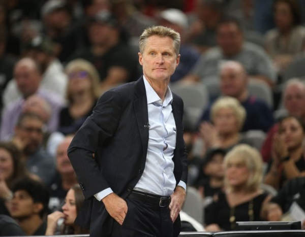 NBA - Golden State travolge San Antonio. Kerr entra nella storia