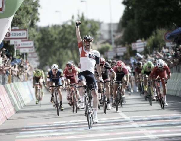 Giro d'Italia, altra vittoria tedesca con Kluge. Da domani le Alpi piemontesi