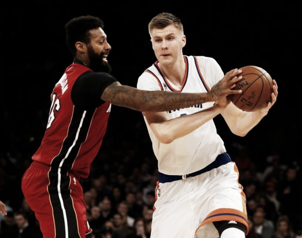 Miami Heat cruise by New York Knicks with 105-88 victory to drop them from playoff contention