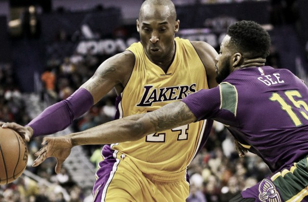 Jogando fora de casa, Lakers batem Pelicans com duplo-duplo de Kobe Bryant