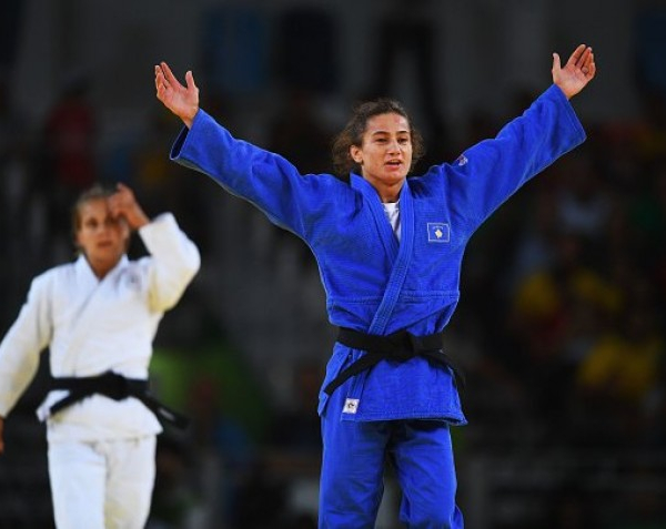Rio 2016: Majlinda Kelmendi wins Kosovo's first ever Olympic medal