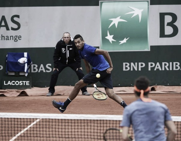 Roland Garros, Kyrgios stende Cecchinato. Paire si salva, poi la pioggia