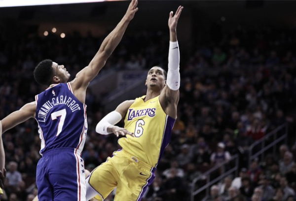Los Lakers se llevan la batalla por el futuro