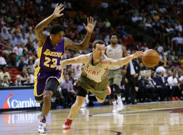Chris Bosh, Miami Heat Dump Kobe-Less Los Angeles Lakers