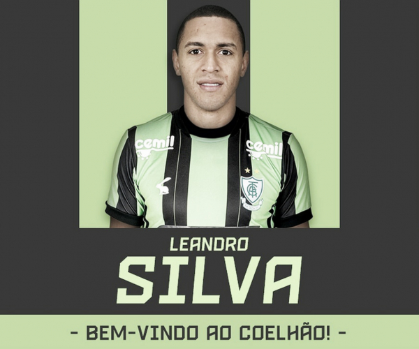 América-MG oficializa à volta do lateral Leandro Silva