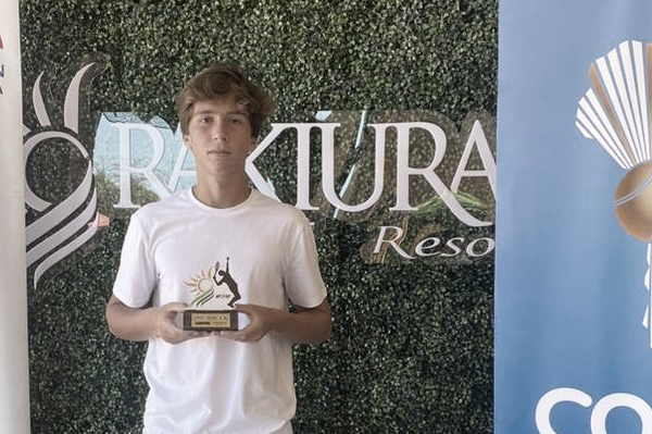 Leonardo Storck é campeão do Cosat 16 anos em Luque, no Paraguai