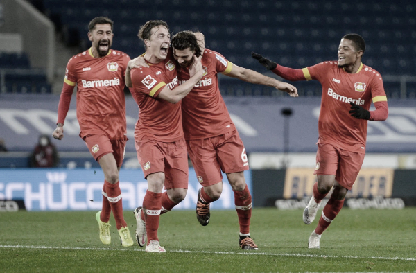 Sufrida victoria de Leverkusen en Bielefeld