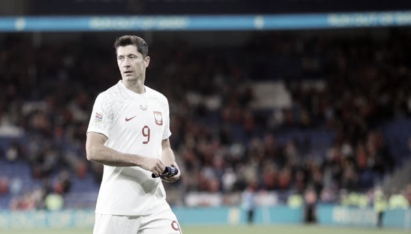 Técnico polonês isenta Lewandowski de culpa após pênalti desperdiçado na estreia da Copa