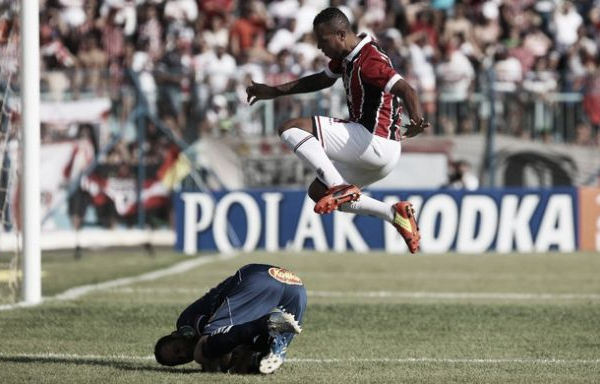 Luís Fabiano marca 200º gol e São Paulo bate Penapolense