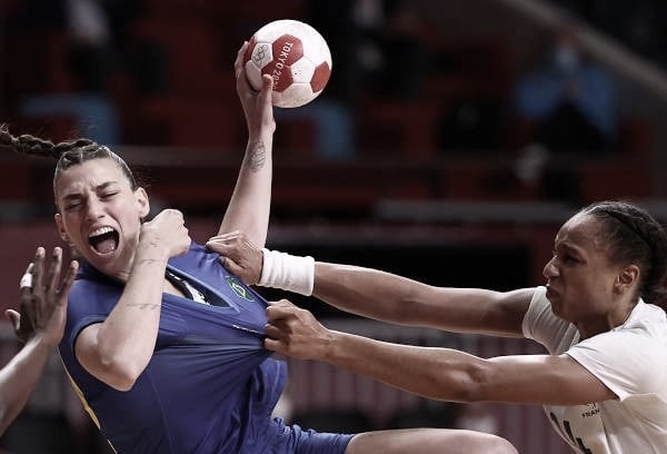 Brasil é derrotado para França no handebol feminino e está eliminado das Olimpíadas