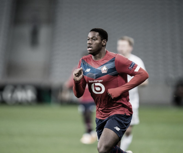 Jonathan David salva, e líder Lille vence Olympique de Marseille