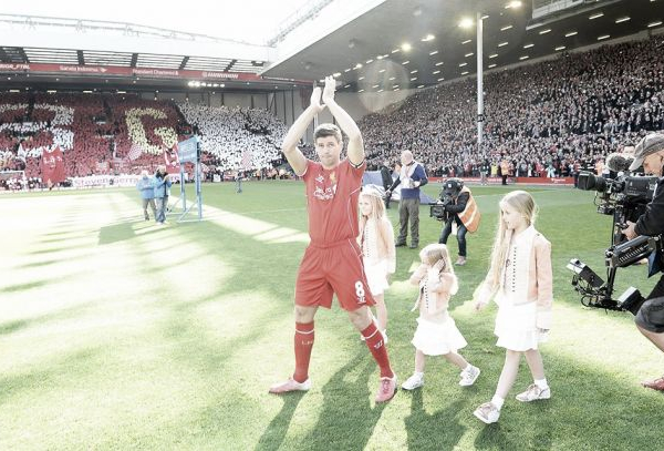Liverpool: Anfield despediu-se hoje do icónico Steven Gerrard