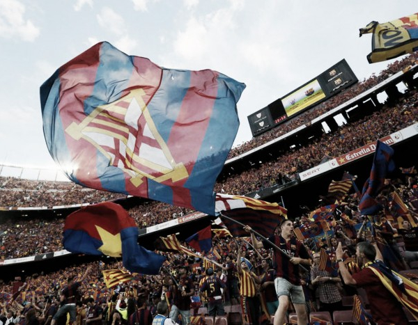 El mágico y extraño mundo de las tribunas del Barça: por qué sus hinchas no cantan