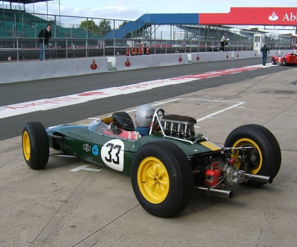 Le monoposto che hanno cambiato la F1: Lotus 33
