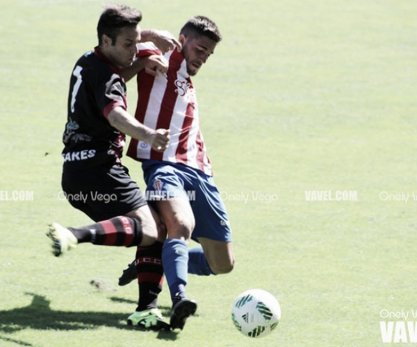 Fotos e imágenes del Sporting B 7-0 UC Ceares, Tercera División Grupo II
