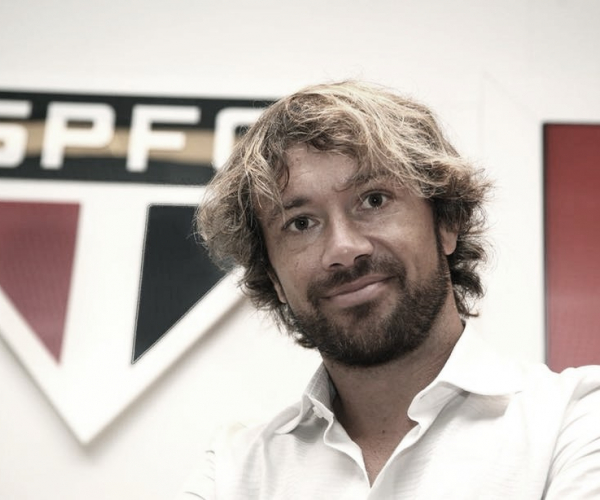 Lugano explica contratações de Daniel Alves e Juanfran