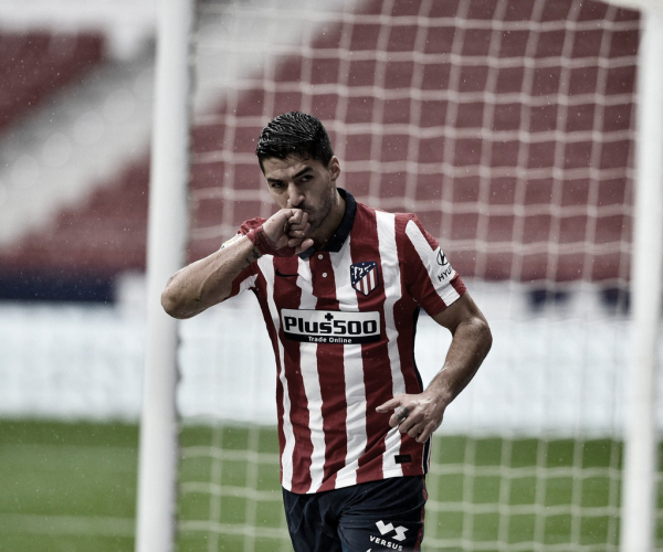Suárez
se destaca, Atlético de Madrid vence Elche e se mantém na liderança de LaLiga