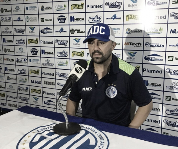 Habemus treinador: Confiança anuncia contratação de Luizinho Lopes