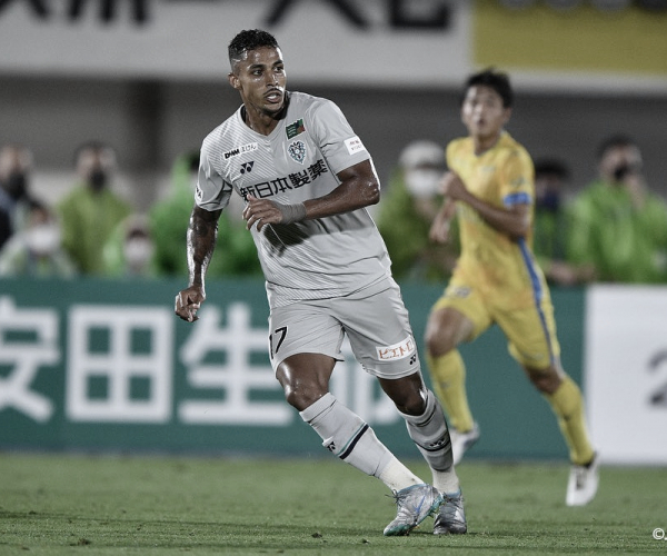 Lukian projeta crescimento do Avispa Fukuoka na sequência do Campeonato Japonês