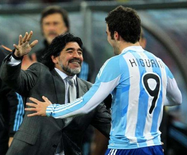 Maradona contro Higuain: "Napoli non meritava questo trattamento"