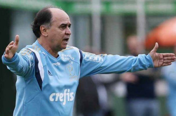 Marcelo Oliveira promete cobrança no Palmeiras após desempenho ruim ante o Atlético-PR
