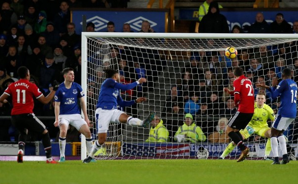 Premier League - Il Manchester United si rialza: Martial e Lingard mandano al tappeto l'Everton