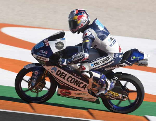 GP Valencia, Moto3: prima vittoria per Martin