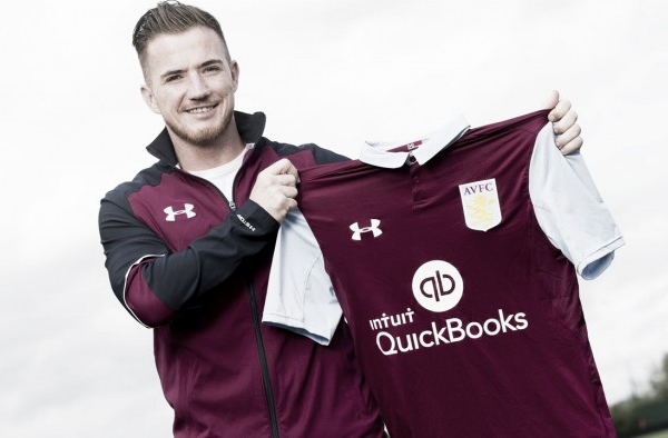 McCormack firma por el Aston Villa