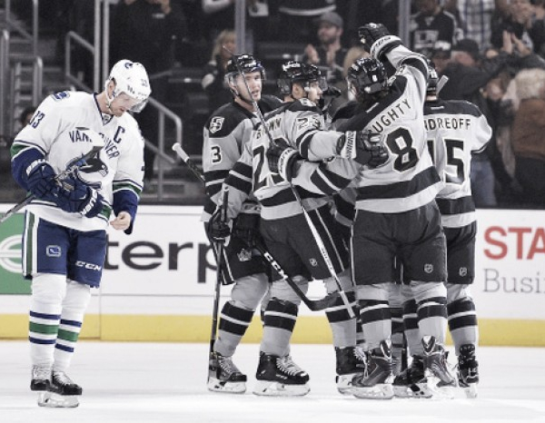 Los Angeles Kings hang on in the shootout to defeat Vancouver Canucks 4-3